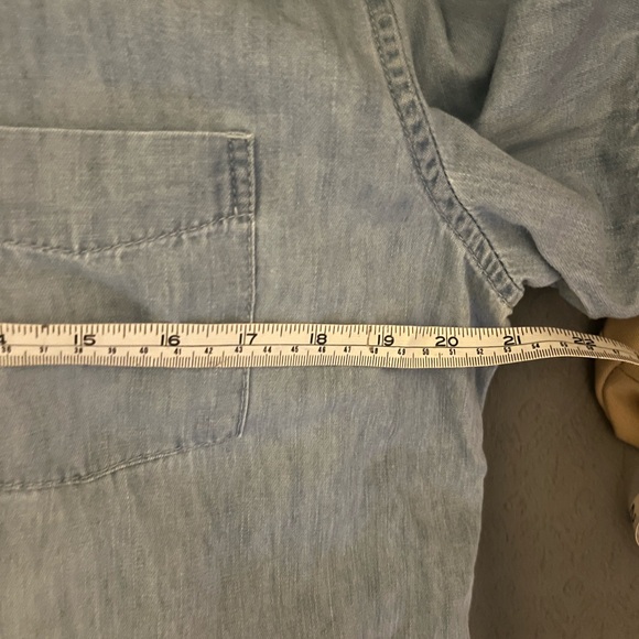 Gap shirt sleeve button-up - Picture 2 of 4